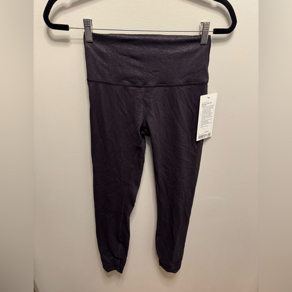 NWT Lululemon Wunder Train High Rise Tight 25” - Distressed Twill Embossed Black - Picture 2 of 4